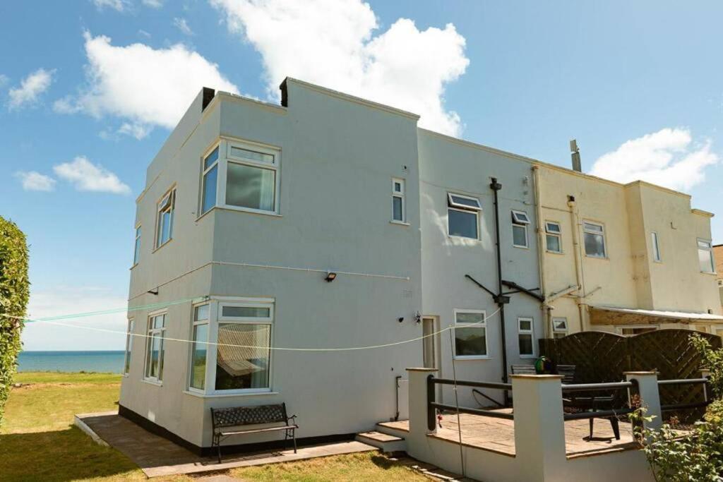 Beachfront Apartment - Ground Floor Apartment With Sea Views, Next To The Beach, Bridlington, North Yorkshire Bessingby Exterior photo